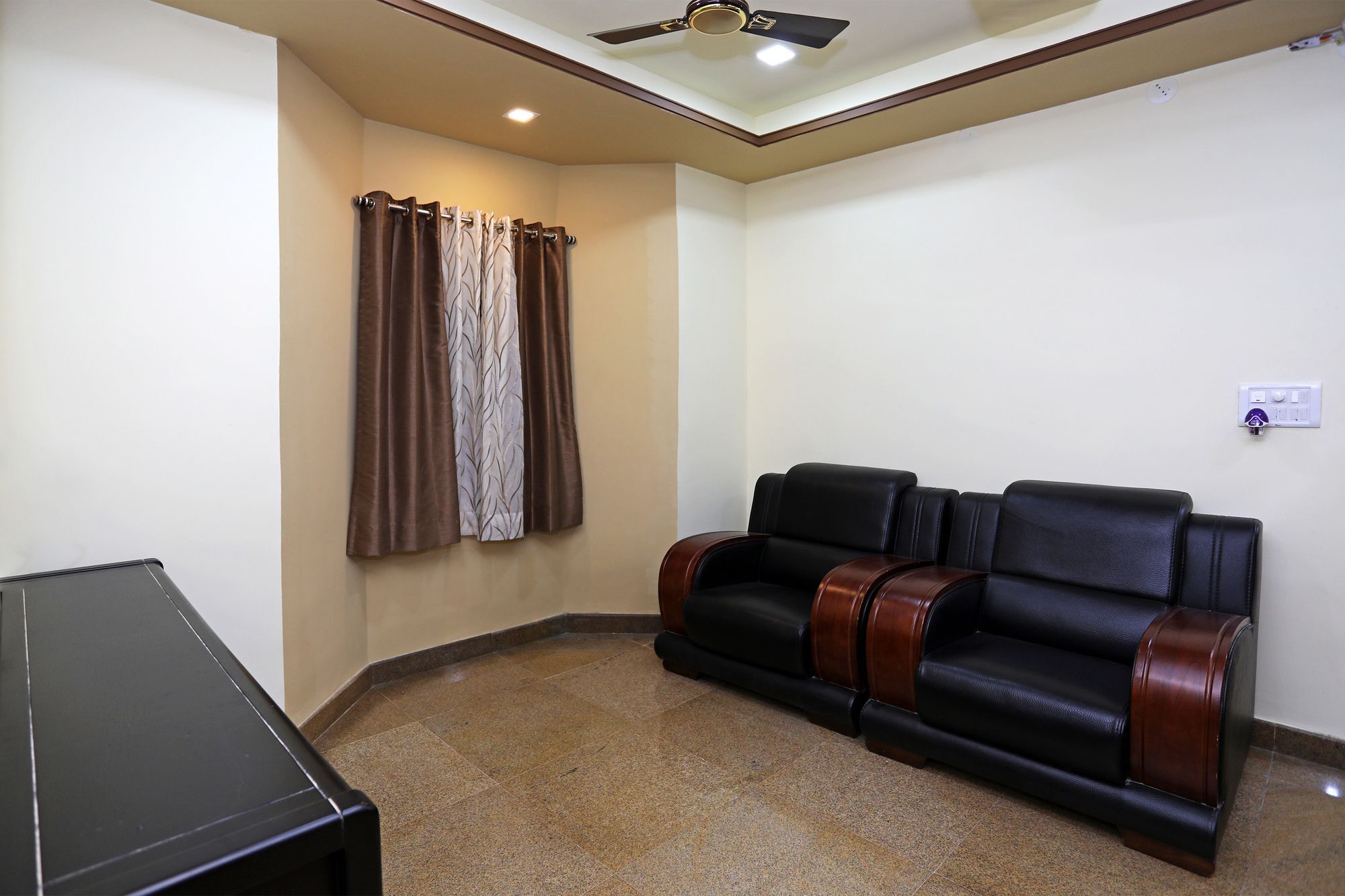 Oyo 9428 Hill View Room Goverdhan Vilas Udaipur Exterior foto